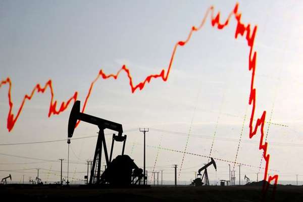 Cena baryłki ropy spada - zarabiaj na tym